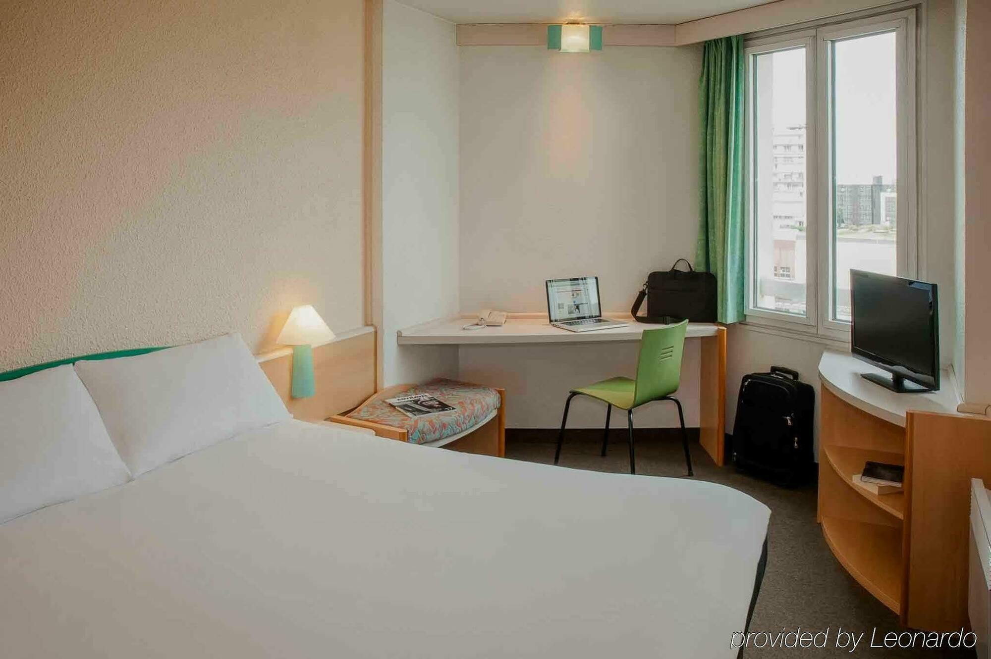 ไอบิส ออร์เลออง ซองทร์ การ์ Hotel ภายนอก รูปภาพ